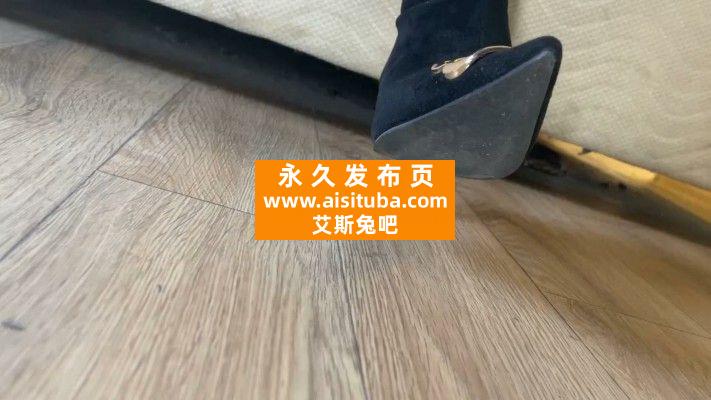 【网盘】【黑丝诱惑】视频定制素人小静的首次拍摄 YC-240110