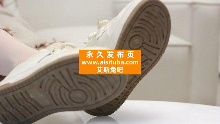 【网盘】【黑丝诱惑】素人芸芸肉丝小白鞋踩踏 YC-240305-4