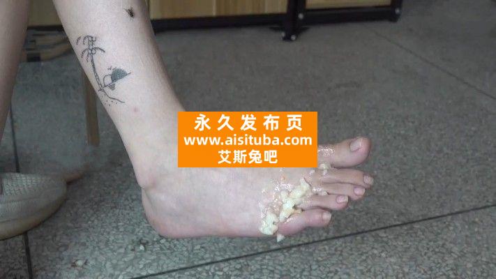 【网盘】【南国原创】小樱S调教老板，舔脏鞋底，舔脚深喉，全体重踩踏，各种的折磨 ACYC-3157