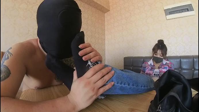 【网盘】素人女主踢裆坐脸闻臭袜子 ACYC-2781