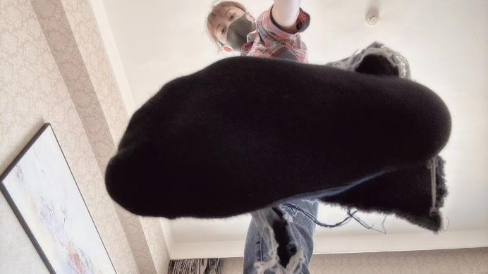 【网盘】素人女主踢裆坐脸闻臭袜子 ACYC-2781