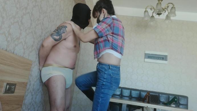 【网盘】素人女主踢裆坐脸闻臭袜子 ACYC-2781