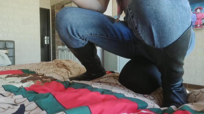 【网盘】素人女主踢裆坐脸闻臭袜子 ACYC-2781