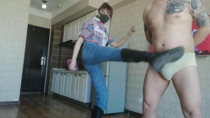 【网盘】素人女主踢裆坐脸闻臭袜子 ACYC-2781