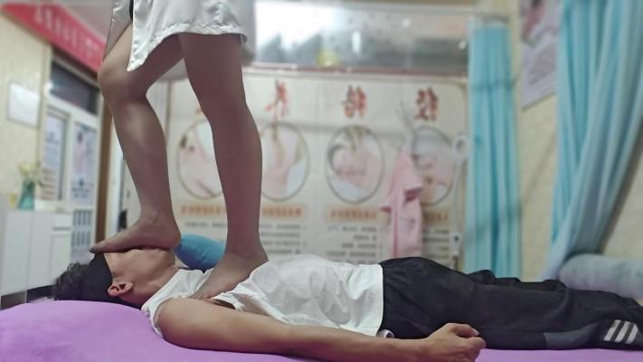 【网盘】会所梓雯姐姐全体重踩 YC-240929