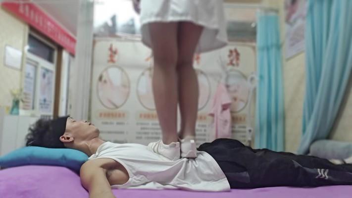 【网盘】会所梓雯姐姐全体重踩 YC-240929