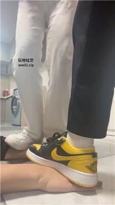 【网盘】【精神小妹】双S-居高临下舔脏鞋底白袜 bf46493