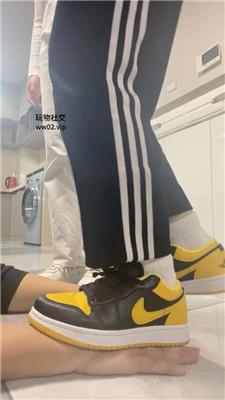 【网盘】【精神小妹】双S-居高临下舔脏鞋底白袜 bf46493