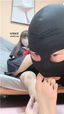 【网盘】【鹿可】可爱学生-白丝舔/吮吸脚趾/脚深喉/坐脸窒息 bf46674