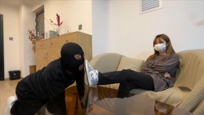 【爱秀套图】【209宿舍】宿舍三人假期在狗子身上拍照 YC-241106-4