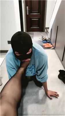 【网盘】【芮兮夫妻】舌头鞋刷/靴子黑丝脚插嘴 JS241108-1