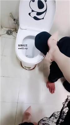 【网盘】【美柠】嘴洗丝袜/喝圣水/吃厕纸 bf46738
