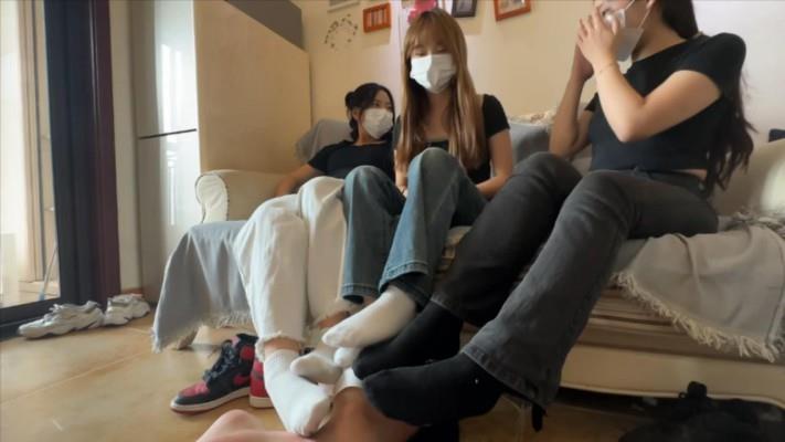 【爱秀套图】【208宿舍】三人床上踩踏90斤瘦弟弟 YC-241112-2