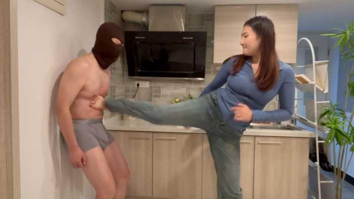 【爱秀套图】『高兴儿』和BBW闺蜜双人踩踏狂踹脚虐乳 YC-241207-7