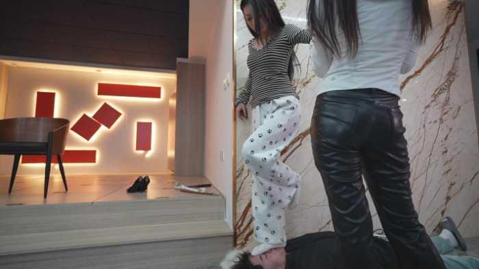 【爱秀套图】最美素人小美女首次含笑虐狗 暴力西安小野传授凶残虐狗 YC-250126-3