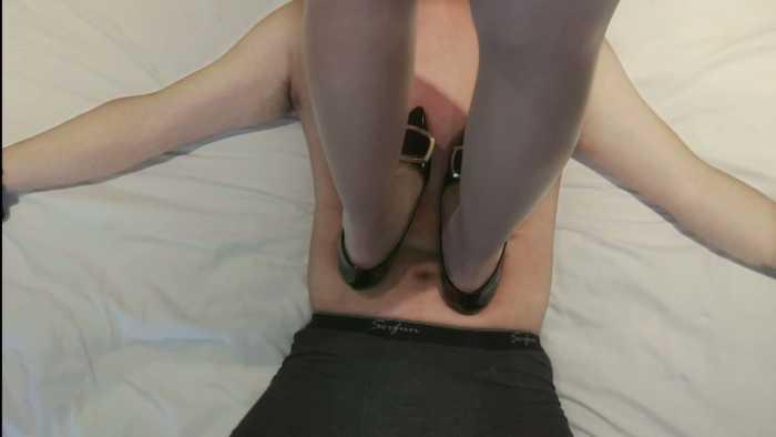 【网盘】春节档：捆绑束缚奴隶四肢，任由小鱼女神在床上高跟蹦迪，无视脚下生灵 YC-250203-2