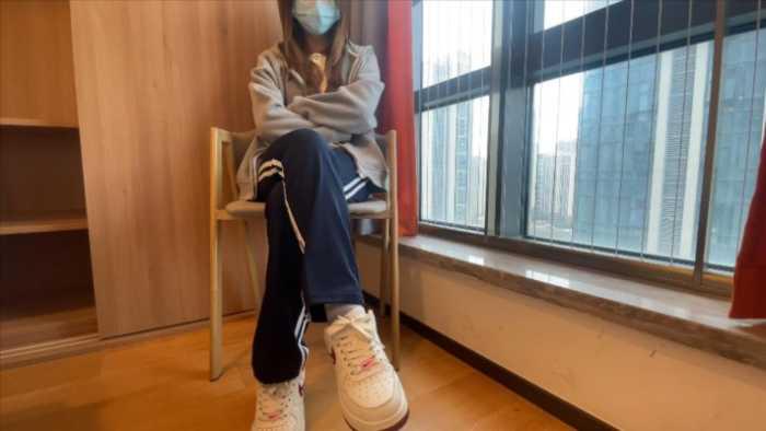 【爱秀套图】【小鲨鱼殿下】第一人称羞辱踩面包 YC-250208-6