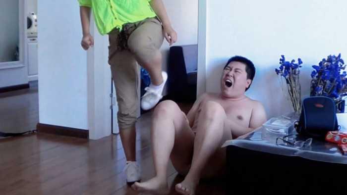 【爱秀套图】丹丹暴力虐废流氓乞丐 JS250226~8