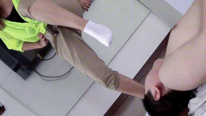 【爱秀套图】丹丹暴力虐废流氓乞丐 JS250226~8