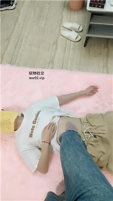 【网盘】【佳佳】臭脚丫踩地毯奴 JS241022-17