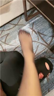 【网盘】【颜值S】跪舔脏高跟/圣水泡面/喂口水/踩踏 JS241022-16