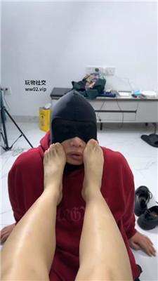 【网盘】【素人挖掘机】抽耳光/舔皮鞋及膝袜/骑马踩踏/臭脚捂脸 bf46215