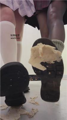 【网盘】【兔兔酱】JK黑白双煞食物踩踏 JS241026-19