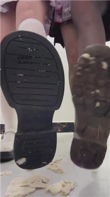 【网盘】【兔兔酱】JK黑白双煞食物踩踏 JS241026-19