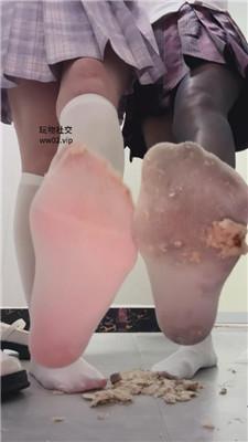 【网盘】【兔兔酱】JK黑白双煞食物踩踏 JS241026-19