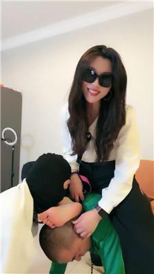 【网盘】【蜜雪】双S-骑狗背舔裸足/骑马狗爬/抽耳光 bf46286