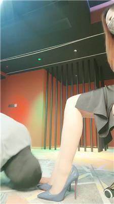 【网盘】【咩祖】狗舌清理高跟/跪舔肉丝脚/骑狗背 bf46281