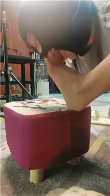 【网盘】【咩祖】狗舌清理高跟/跪舔肉丝脚/骑狗背 bf46281