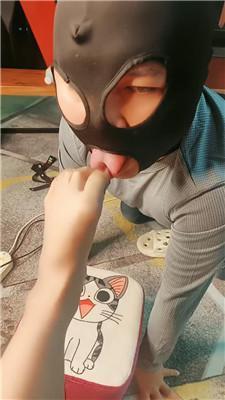 【网盘】【咩祖】狗舌清理高跟/跪舔肉丝脚/骑狗背 bf46281