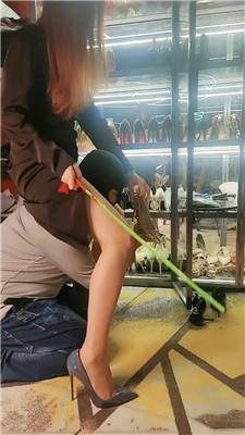 【网盘】【咩祖】狗舌清理高跟/跪舔肉丝脚/骑狗背 bf46281