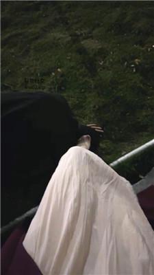 【网盘】【绵绵】深夜户外遛狗恋足舔 JS241028-33