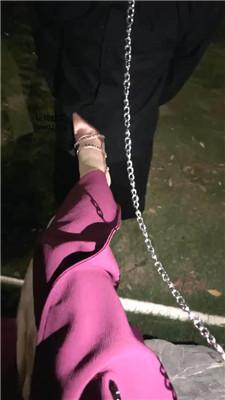【网盘】【绵绵】深夜户外遛狗恋足舔 JS241028-33