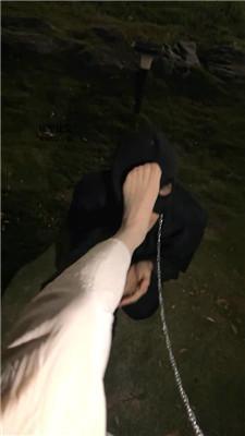 【网盘】【绵绵】深夜户外遛狗恋足舔 JS241028-33