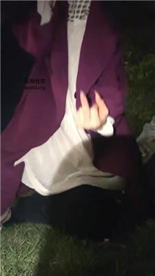 【网盘】【绵绵】深夜户外遛狗恋足舔 JS241028-33