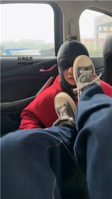 【网盘】【素人挖掘机】开发路边小姐姐白袜虐 bf46334