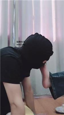 【网盘】【拽拽】臭脚捂脸/吮吸脚趾 JS241028-43