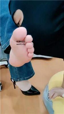 【网盘】【拽拽】高跟肉丝脚恋足舔 JS241029-9