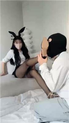 【网盘】【丝雯】兔女郎黑丝高跟美腿虐 bf46403