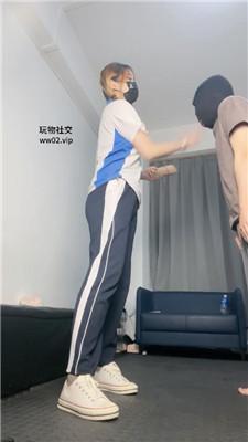 【网盘】【雯雯】学生服诱惑-帆布鞋玩虐班主任 bf46417
