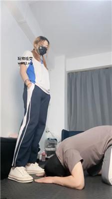 【网盘】【雯雯】学生服诱惑-帆布鞋玩虐班主任 bf46417