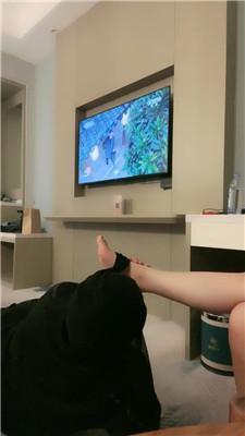 【网盘】【乔妹儿】闻舔黑丝高跟/啃吃脚丫/舔马桶 JS241031-22