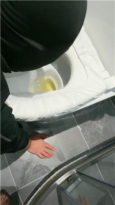 【网盘】【乔妹儿】闻舔黑丝高跟/啃吃脚丫/舔马桶 JS241031-22