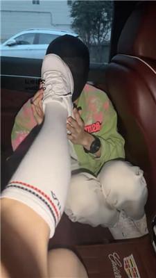 【网盘】【狗哥】开发运动女神长筒白袜虐 bf46477