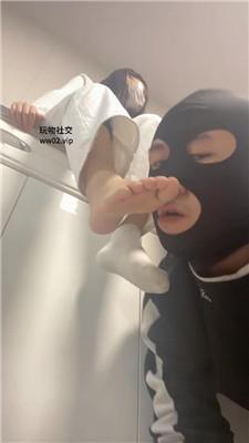 【网盘】【精神小妹】双S-居高临下舔脏鞋底白袜 bf46493