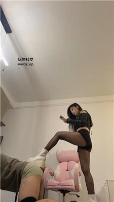 【网盘】【莫吉托】短靴黑丝踩虐/重度鞭打/虐乳喂口水 bf46545