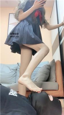 【网盘】【鹿可】可爱学生-白丝舔/吮吸脚趾/脚深喉/坐脸窒息 bf46674